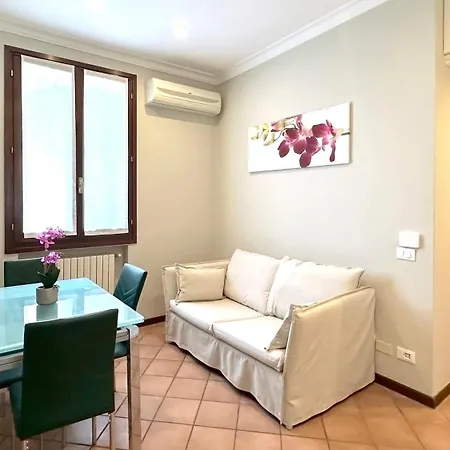 Int 9 - Sasan By San Luca *