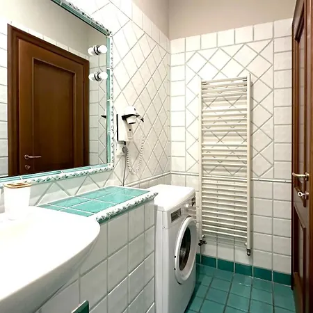 Int 9 - Sasan By San Luca