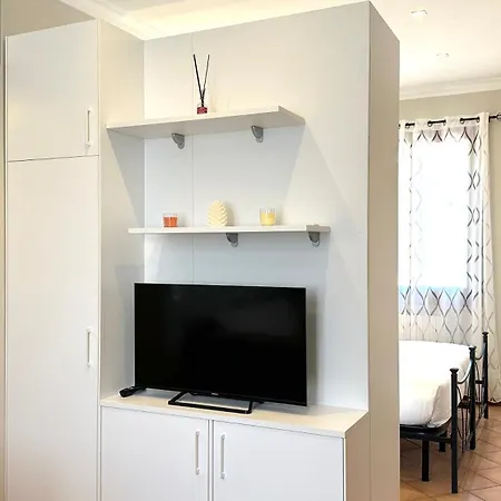 Int 9 - Sasan By San Luca