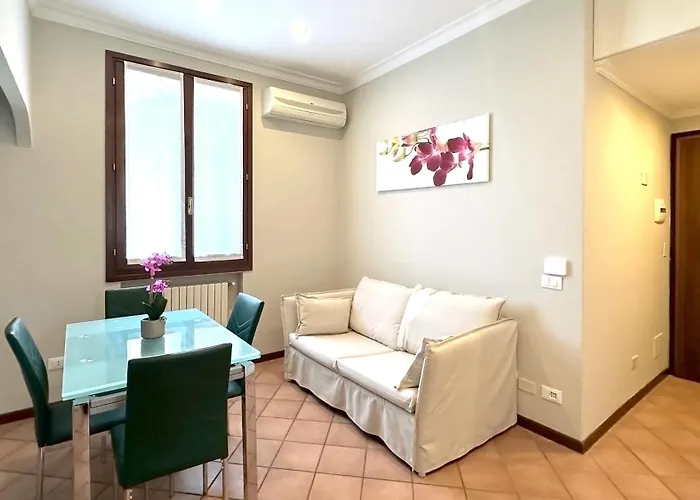 Int 9 - Sasan By San Luca *